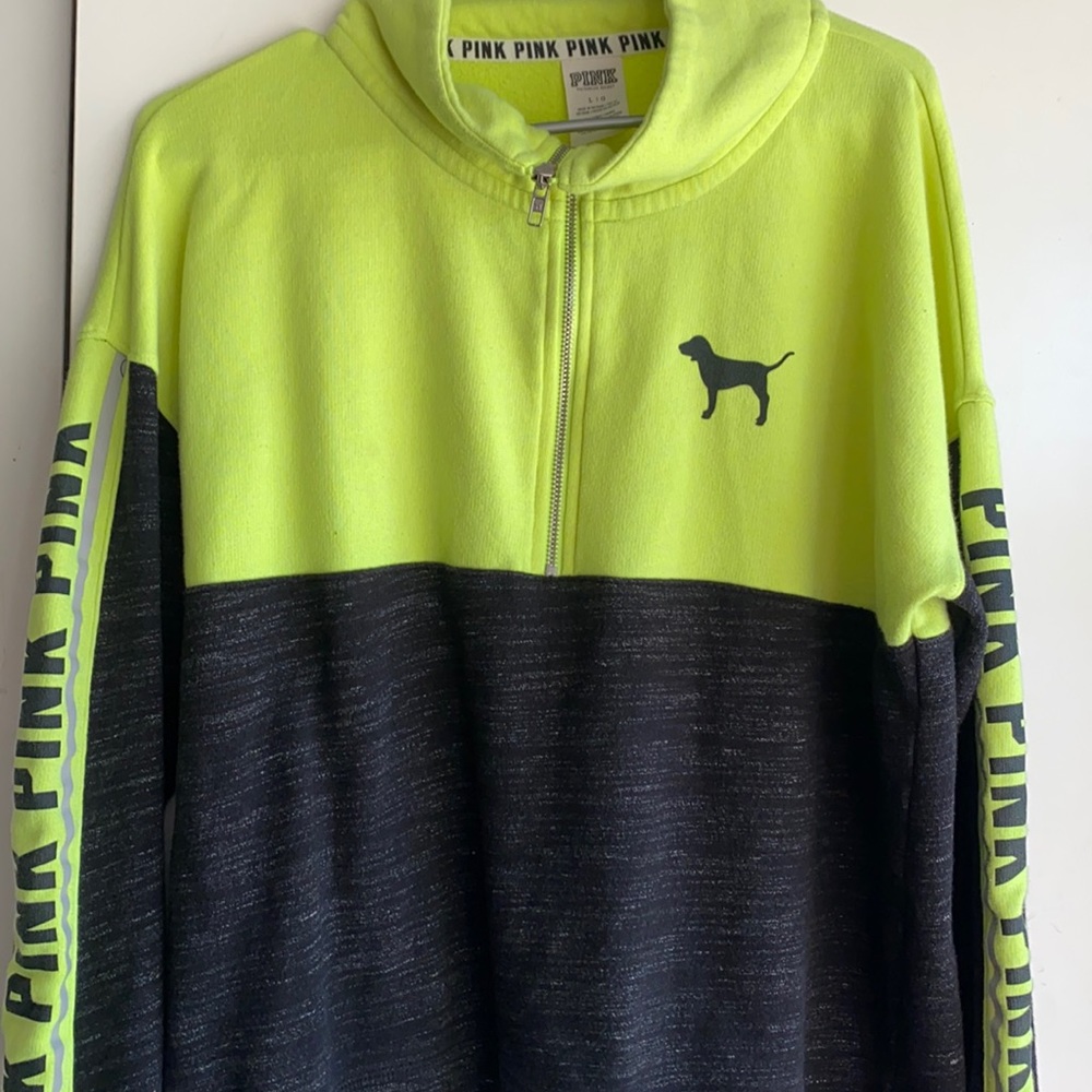 Absolutely cute quarter zip